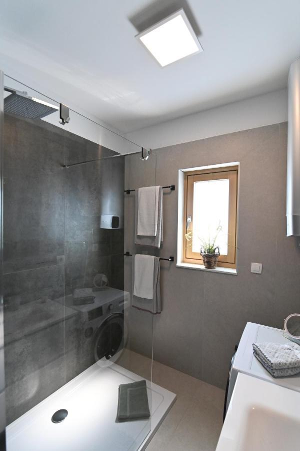 Sea View Deluxe Apartment ริเยกา ภายนอก รูปภาพ