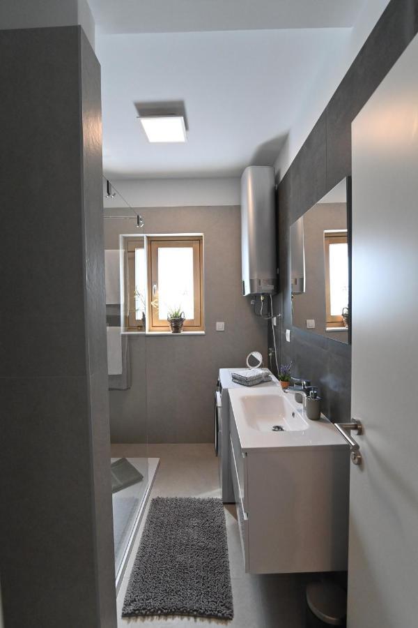 Sea View Deluxe Apartment ริเยกา ภายนอก รูปภาพ